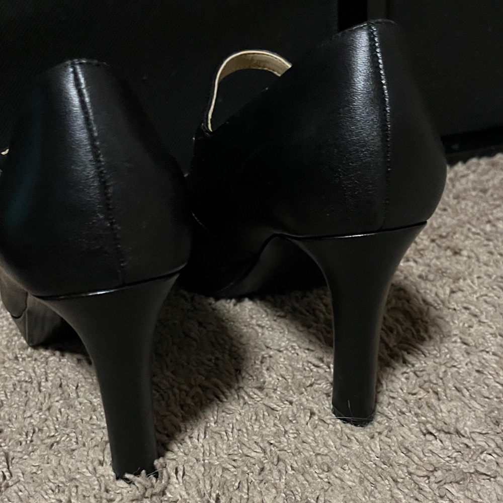 Naturalizer Black Mary Jane Heels - Picture 3 of 4